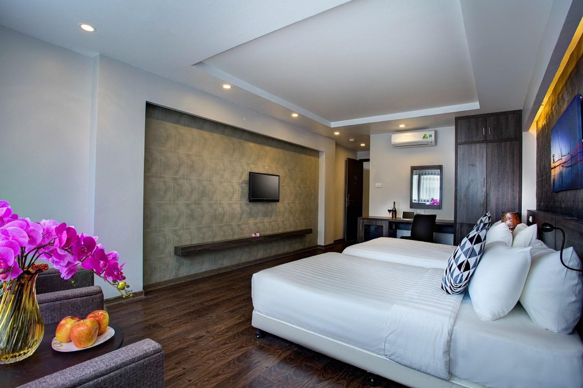 My Linh Hotel Hanoi Exterior photo
